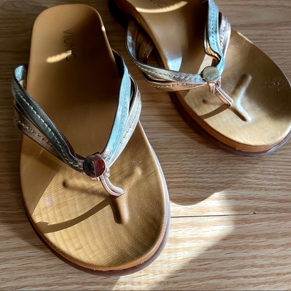 Vionic Rose Gold & Gold Leather Strap Sandals 6M - Picture 2 of 11